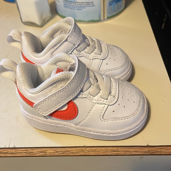 Nikes - Picture 2 of 4